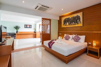 Deluxe Triple Room — Sunshine Patong
