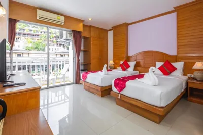 Deluxe Twin Room — Sunshine Patong